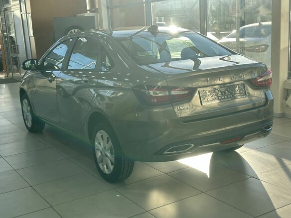 2026 Lada (ВАЗ) Vesta I Рестайлинг (NG), коричневый, 1805000 рублей - вид 2