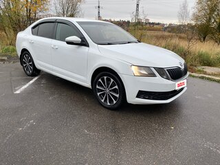2017 Skoda Octavia III (A7) Рестайлинг, белый, 895000 рублей, вид 4