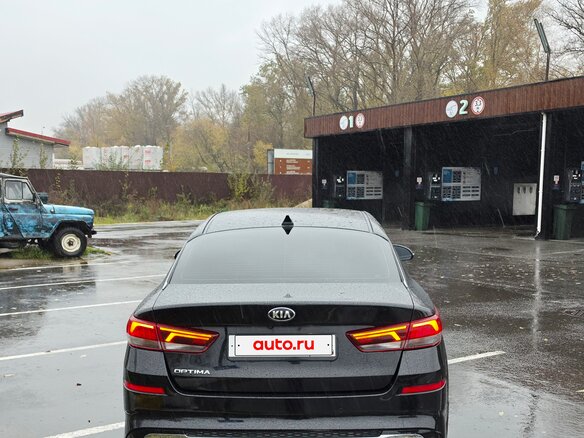 2019 Kia Optima IV Рестайлинг, красный, 1690000 рублей - вид 9