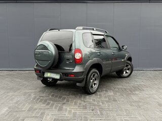2017 Chevrolet Niva I Рестайлинг, серый, 950000 рублей, вид 2