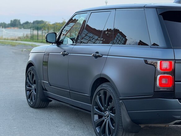 2019 Land Rover Range Rover IV Рестайлинг, серый, 6890000 рублей - вид 9