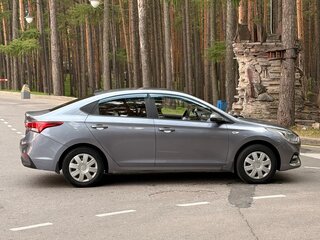 2017 Hyundai Solaris II, серый, 890000 рублей, вид 4