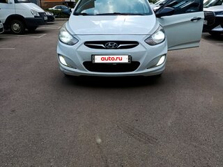 2011 Hyundai Solaris I, белый, 600000 рублей, вид 2