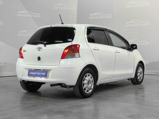 2010 Toyota Vitz II (XP90), белый, 650000 рублей, вид 5