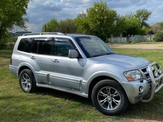 2005 Mitsubishi Pajero III Рестайлинг, серебристый, 1200000 рублей, вид 4