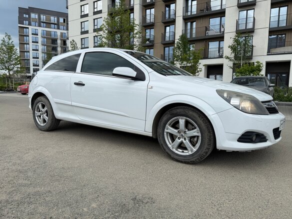 2009 Opel Astra GTC H Рестайлинг, белый, 335000 рублей - вид 5
