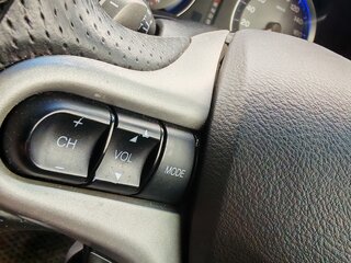 2011 Honda Stream II Рестайлинг, белый, 1370000 рублей, вид 4