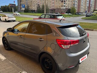 2015 Kia Rio III Рестайлинг, серый, 790000 рублей, вид 3