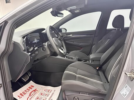 2023 Volkswagen Golf VIII, серый, 2090000 рублей, вид 5