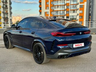 2020 BMW X6 40i III (G06), синий, 7100000 рублей, вид 4