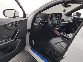 2023 Audi Q2 35 TDI I Рестайлинг, белый, 2660000 рублей, вид 3