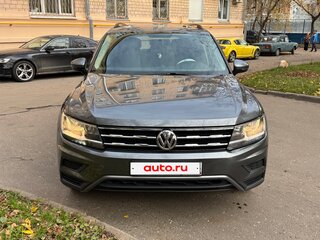 2020 Volkswagen Tiguan Allspace II, серый, 2550000 рублей, вид 4