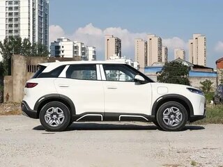 2026 BYD Yuan Up 32 kWh, белый, 1943033 рублей, вид 4