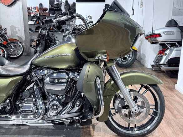 2017 Harley-Davidson Road Glide, зелёный, 1999000 рублей - вид 12