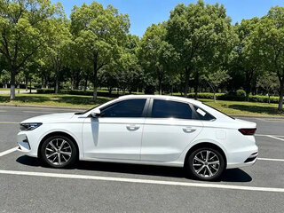 2022 Geely Emgrand II, серебристый, 930000 рублей, вид 3