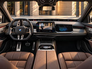 2026 BMW 7 серии 740 xDrive VII (G70) Рестайлинг, чёрный, 24650000 рублей, вид 2