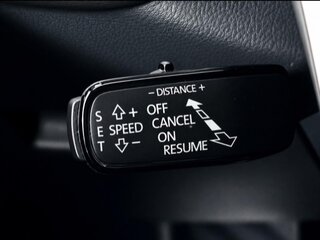 2021 Skoda Octavia IV (A8), красный, 2850000 рублей, вид 5
