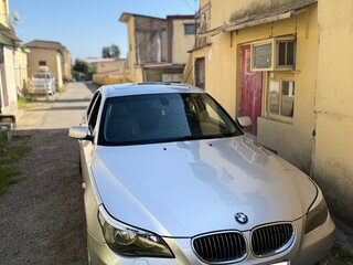 2003 BMW 5 серии 520i V (E60/E61), серебристый, 900000 рублей, вид 3