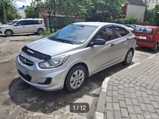 2013 Hyundai Solaris I, серебристый, 800000 рублей, вид 1