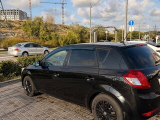 2011 Kia Ceed I Рестайлинг, чёрный, 830000 рублей, вид 3