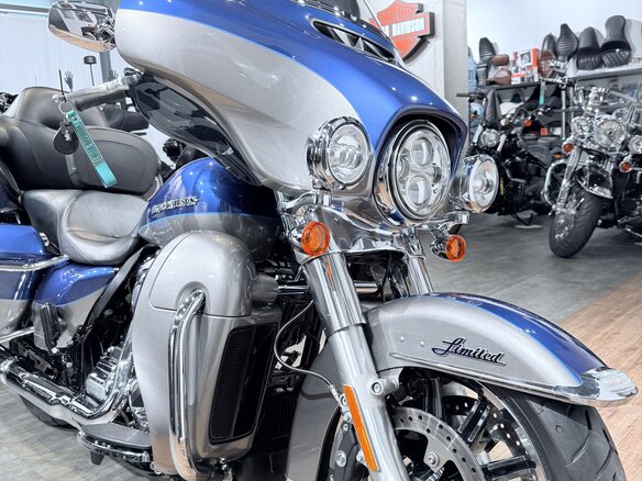 2017 Harley-Davidson Electra Glide, серебристый, 1799000 рублей - вид 24