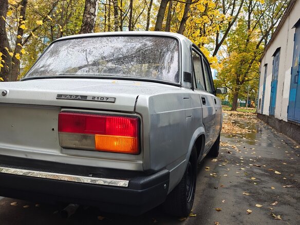 2010 Lada (ВАЗ) 2107, серебристый, 168000 рублей - вид 3