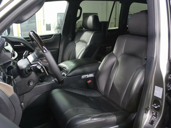 2016 Lexus LX 570 III Рестайлинг 2, серый, 5850000 рублей - вид 13