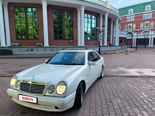 1998 Mercedes-Benz E-Класс 200 II (W210, S210), белый, 1400000 рублей, вид 3