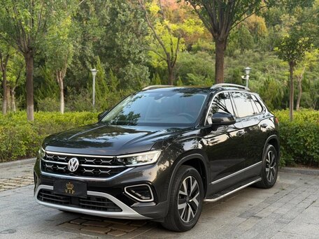 2023 Volkswagen Tayron I Рестайлинг, чёрный, 2380000 рублей, вид 3