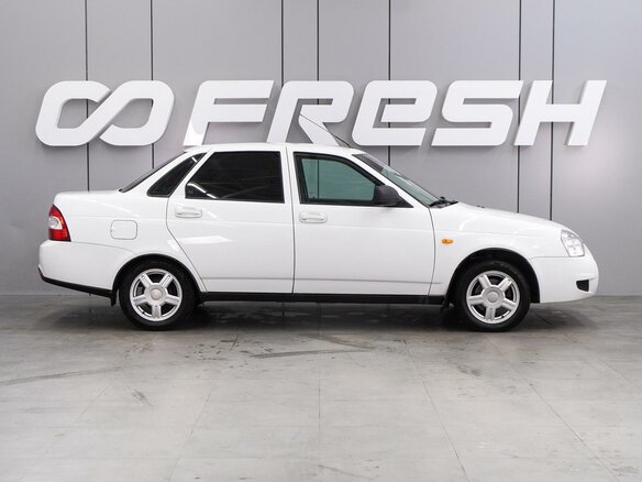 2015 Lada (ВАЗ) Priora I Рестайлинг, белый, 619000 рублей - вид 4