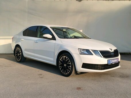 2017 Skoda Octavia III (A7) Рестайлинг, белый, 1415000 рублей, вид 2