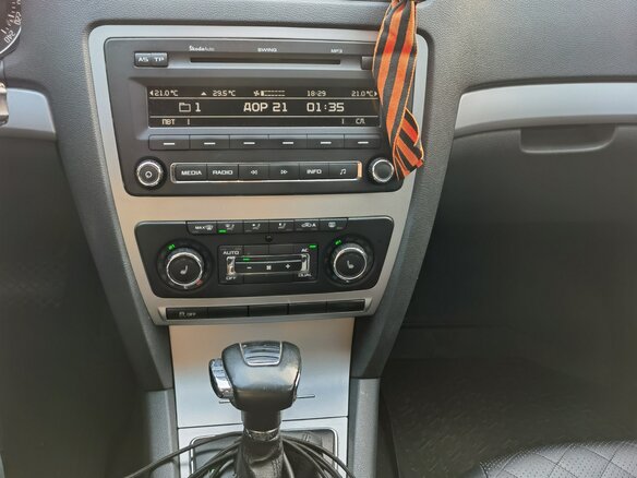 2013 Skoda Octavia II (A5) Рестайлинг, серый, 1000000 рублей - вид 19