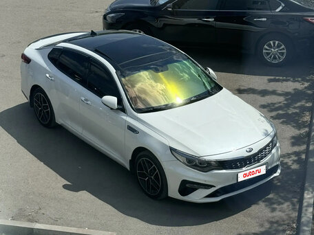 2019 Kia Optima IV Рестайлинг, белый, 2000000 рублей, вид 1