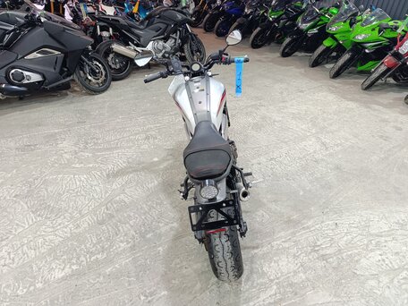 2021 Yamaha XSR700, серебристый, 700000 рублей, вид 5