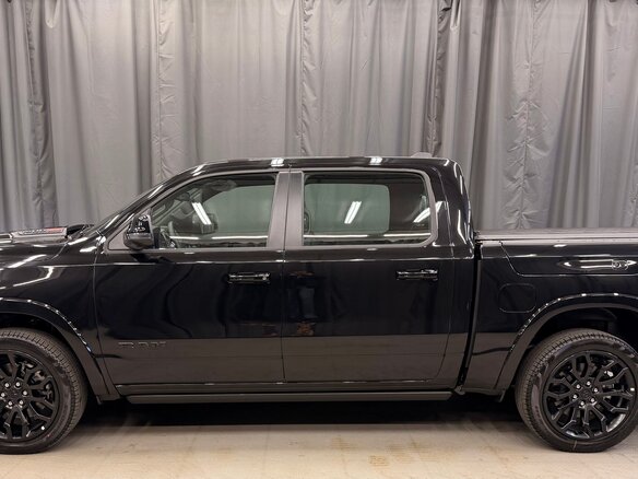 2026 Ram 1500 Crew Cab V Рестайлинг, чёрный, 9450000 рублей - вид 2