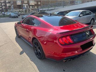2020 Ford Mustang VI Рестайлинг, красный, 7000000 рублей, вид 4
