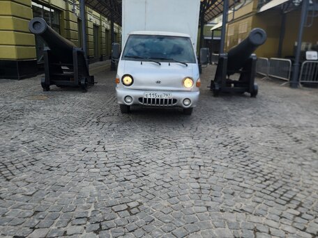 2012 Hyundai Porter, серебристый, 730000 рублей, вид 2