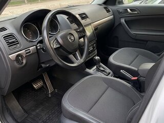 2014 Skoda Yeti I Рестайлинг, бежевый, 1100000 рублей, вид 3