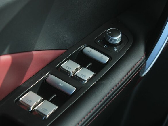 2023 Geely Coolray I, красный, 1815000 рублей - вид 21