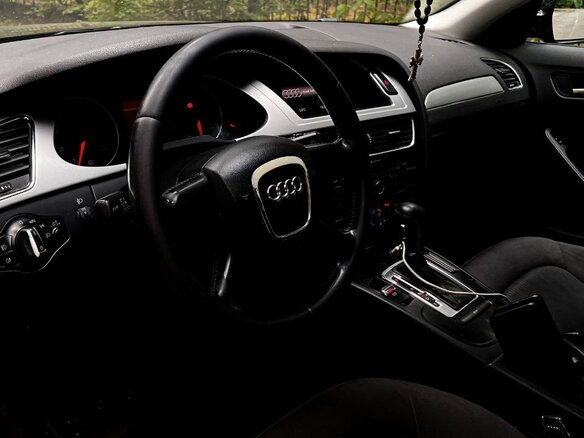 2011 Audi A4 IV (B8), чёрный, 950000 рублей - вид 9