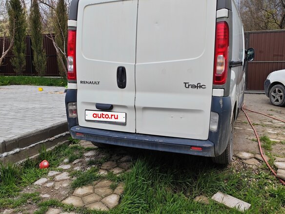 2006 Renault Trafic II, белый, 800000 рублей - вид 1