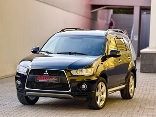 2011 Mitsubishi Outlander II Рестайлинг, чёрный, 999999 рублей, вид 3