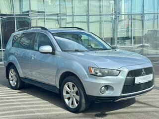 2011 Mitsubishi Outlander II Рестайлинг, серебристый, 1075000 рублей, вид 3