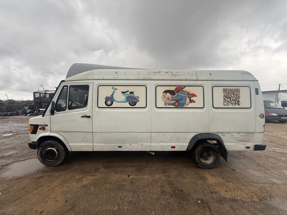 1990 Mercedes-Benz T1, белый, 450000 рублей