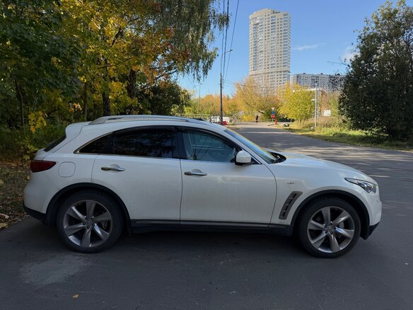 2012 Infiniti FX37 II (S51), белый, 3000000 рублей - вид 2