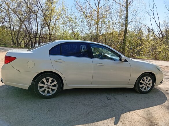2011 Chevrolet Epica V250 Рестайлинг, белый, 500000 рублей - вид 1