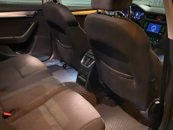 2015 Skoda Octavia III (A7), белый, 1080000 рублей - вид 16
