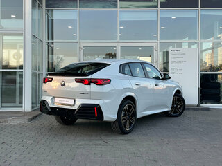 2024 BMW X2 xDrive25i II (U10), белый, 6197000 рублей, вид 5