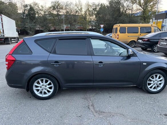 2007 Kia Ceed I, серый, 635000 рублей - вид 1