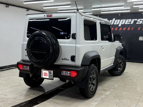 2021 Suzuki Jimny Sierra IV, белый, 2350000 рублей - вид 6
